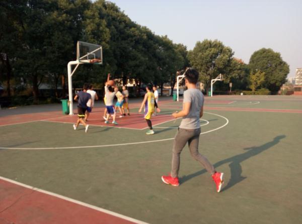激烈的争抢