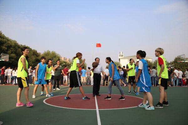 朱志明副院长亲自发球 朱志明副院长亲自发球