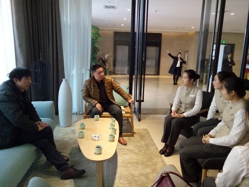 与就业学生座谈 与就业学生座谈