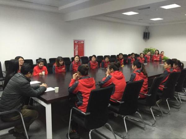 寻院长与实习学生座谈 寻院长与实习学生座谈