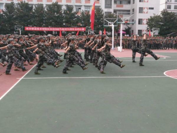 合唱比赛斗志昂扬
